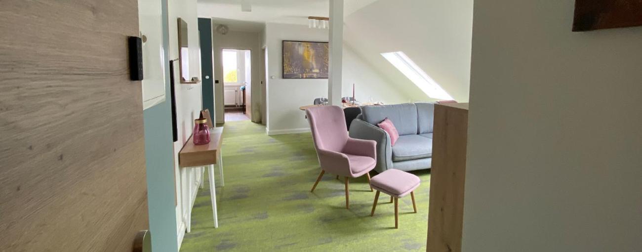 Besotel Mettmann-schicke Oder Naehe Golfplatz Gruiten Und Neandertal Mit Glasfaser Wlan Und Parkplatz-viele Schlafzimmer Mit Bad En Aparthotel 2*