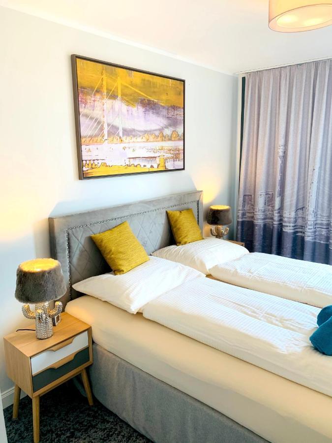 Besotel Mettmann-schicke Oder Naehe Golfplatz Gruiten Und Neandertal Mit Glasfaser Wlan Und Parkplatz-viele Schlafzimmer Mit Bad En Aparthotel Mettmann