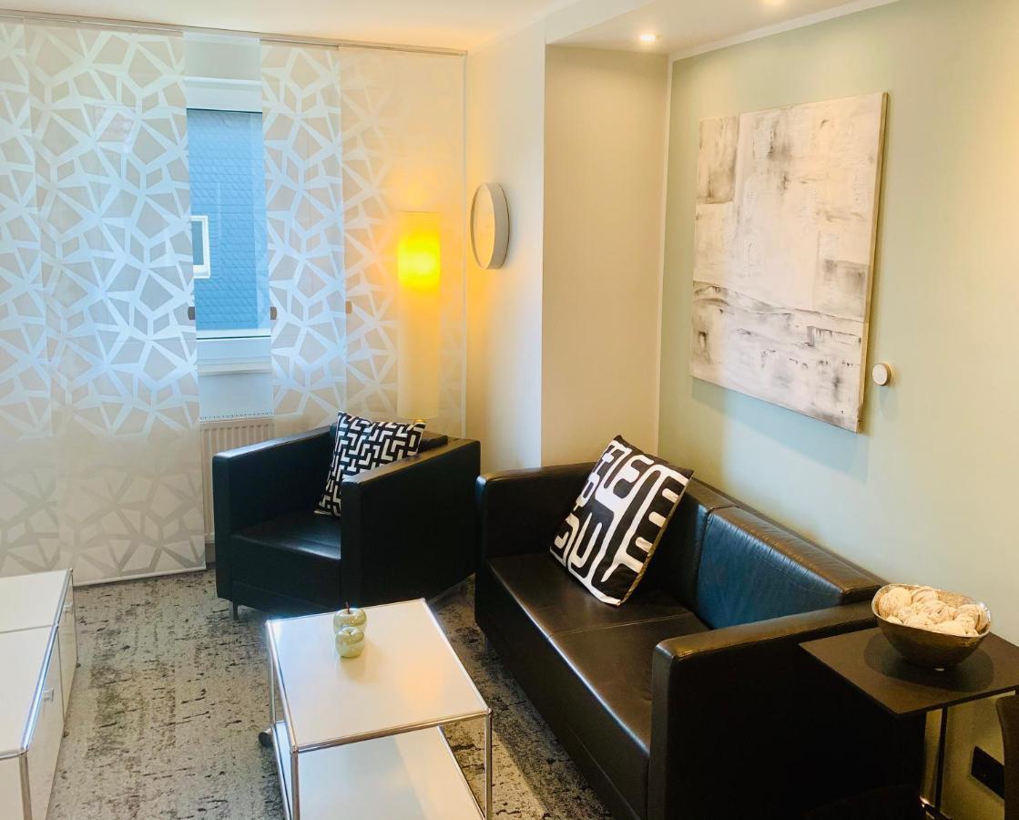 Aparthotel Besotel Mettmann-schicke Oder Naehe Golfplatz Gruiten Und Neandertal Mit Glasfaser Wlan Und Parkplatz-viele Schlafzimmer Mit Bad En