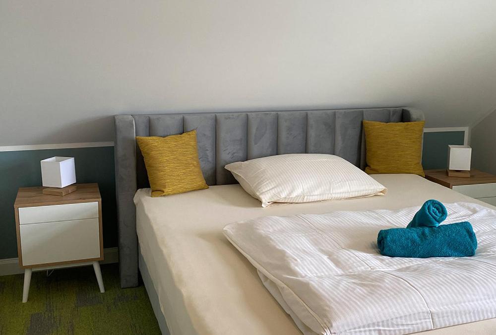 Besotel Mettmann-schicke Oder Naehe Golfplatz Gruiten Und Neandertal Mit Glasfaser Wlan Und Parkplatz-viele Schlafzimmer Mit Bad En Aparthotel